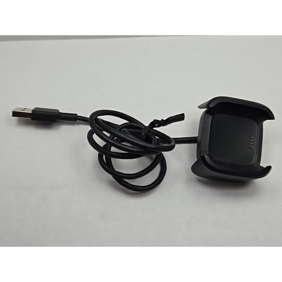 Fitbit Versa FB504 Smartwatch Fitness Heart Rate Bluetooth Activity W/ Charger - Picture 12 of 12